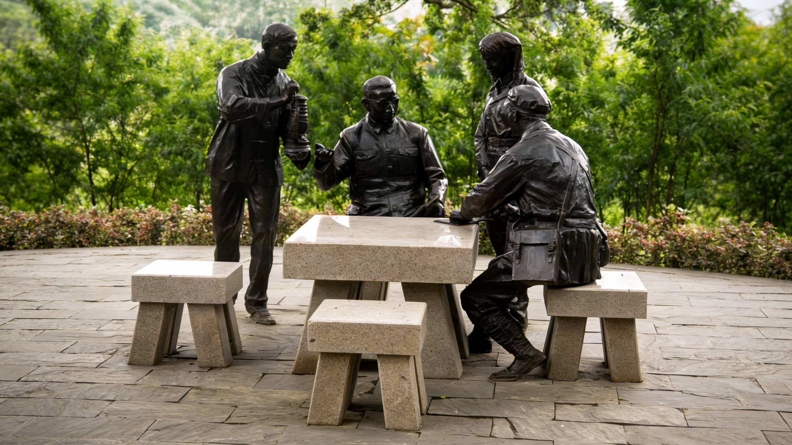 铜制雕塑（党史教育基地・运筹帷幄）